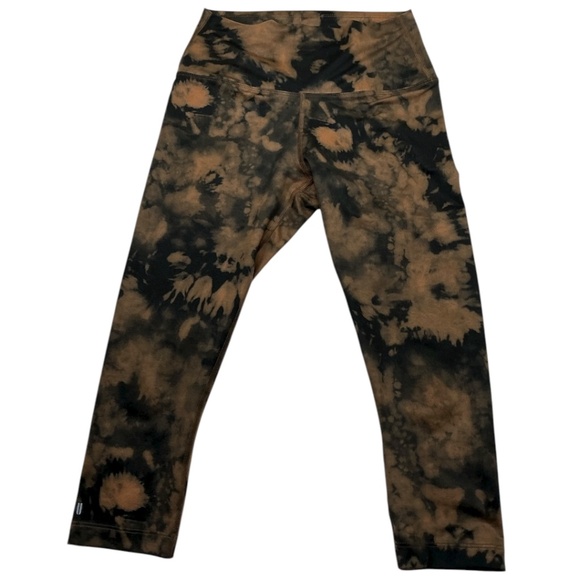 NOBULL Tie-Dye Cropped Leggings - Picture 1 of 8